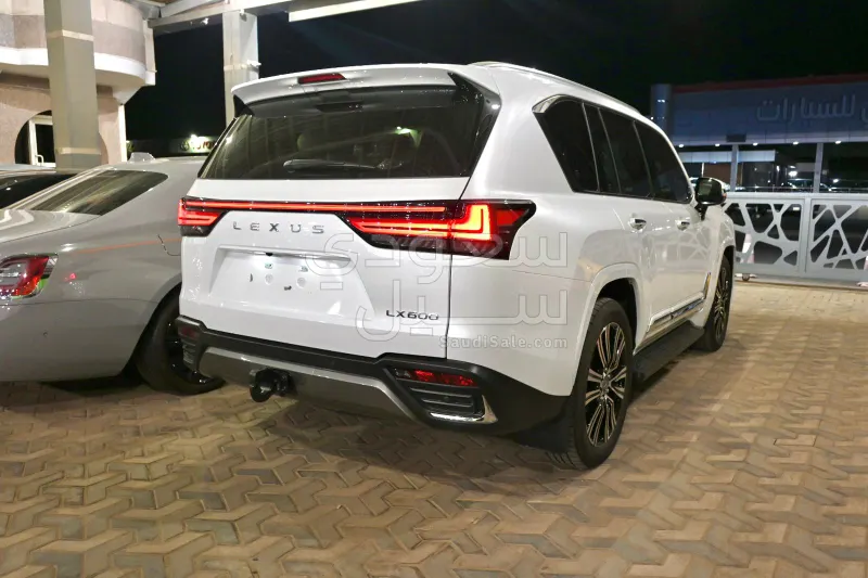 2024 Lexus LX 600