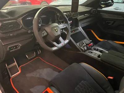 2023 Lamborghini URUS Performante