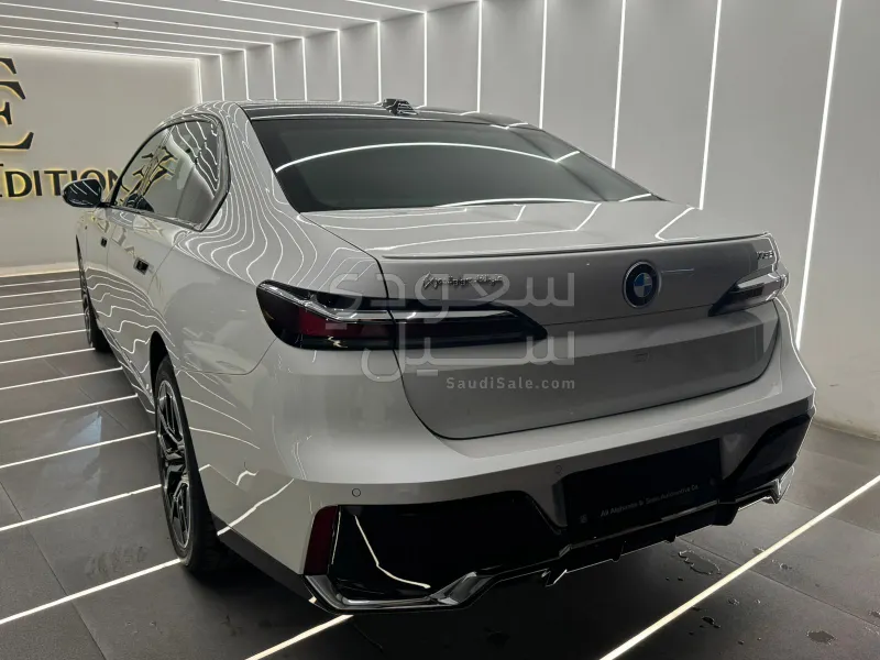 2025 BMW 7 Series 735Li