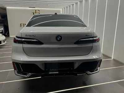 2025 BMW 7 Series 735Li