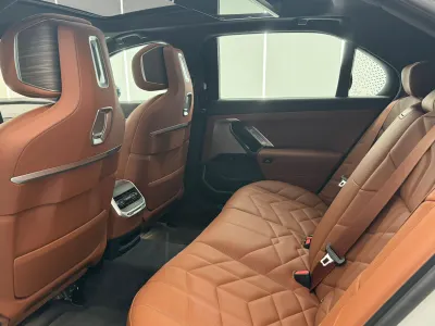 2025 BMW 7 Series 735Li