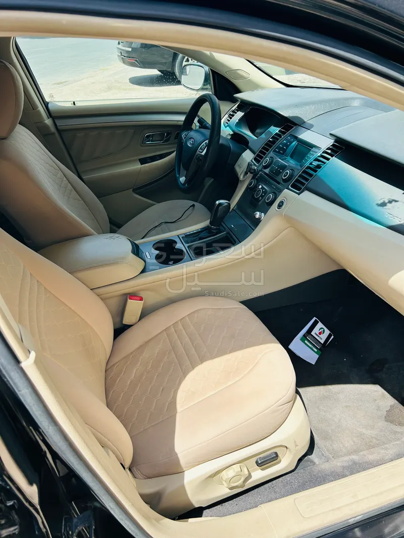 2018 Ford Taurus Limited