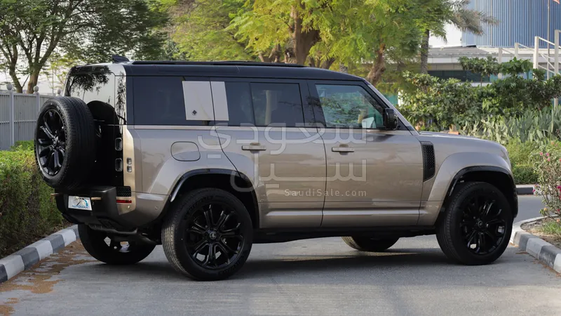 2025 Land Rover Defender Octa