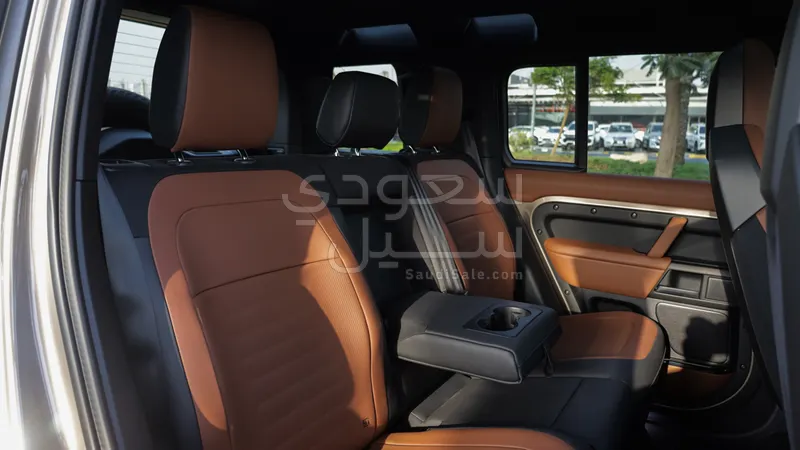 2025 Land Rover Defender Octa