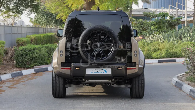 2025 Land Rover Defender Octa