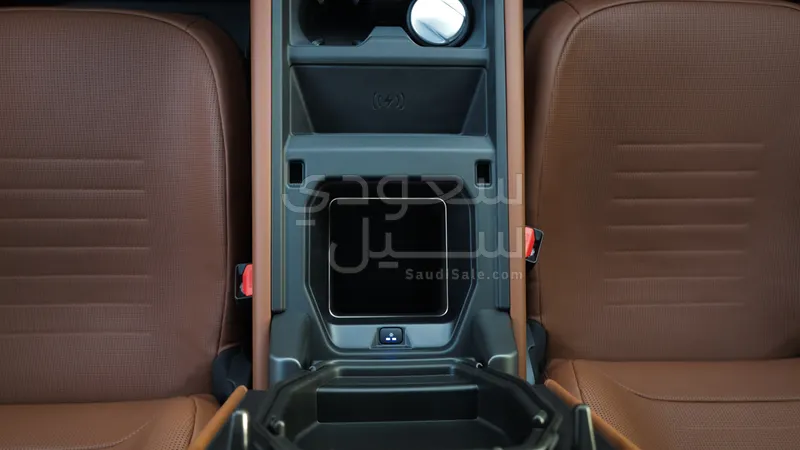 2025 Land Rover Defender Octa