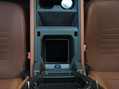 2025 Land Rover Defender Octa
