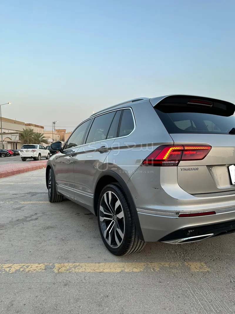 2020 Volkswagen TIGUAN R-Line