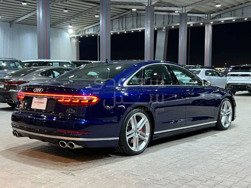 2020 Audi S8