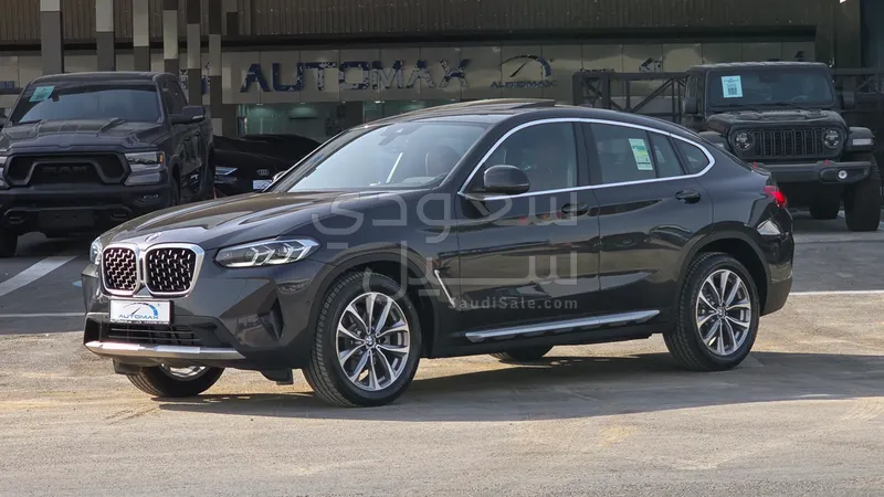 2025 BMW X Series 4 30i