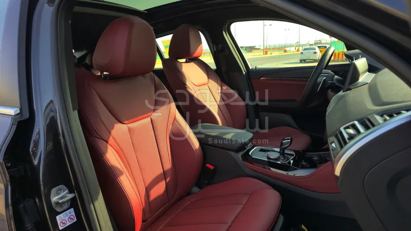 2025 BMW X Series 4 30i