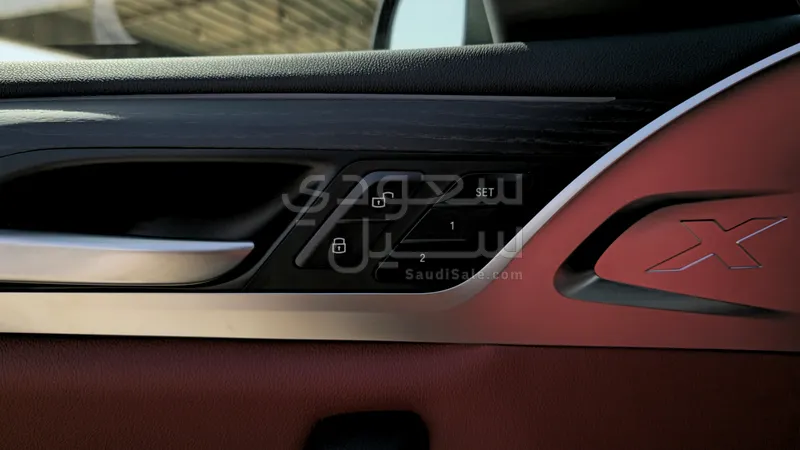 2025 BMW X Series 4 30i