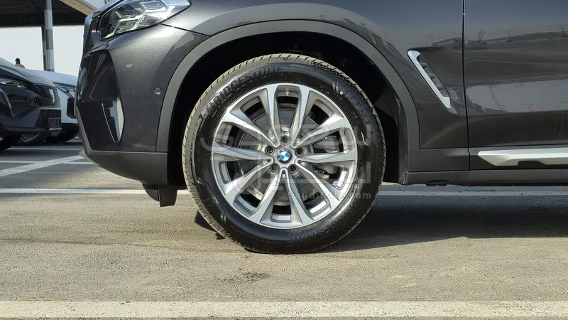2025 BMW X Series 4 30i