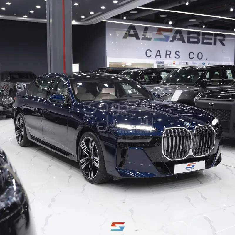 2026 بي ام دبليو الفئة السابعة 735أي