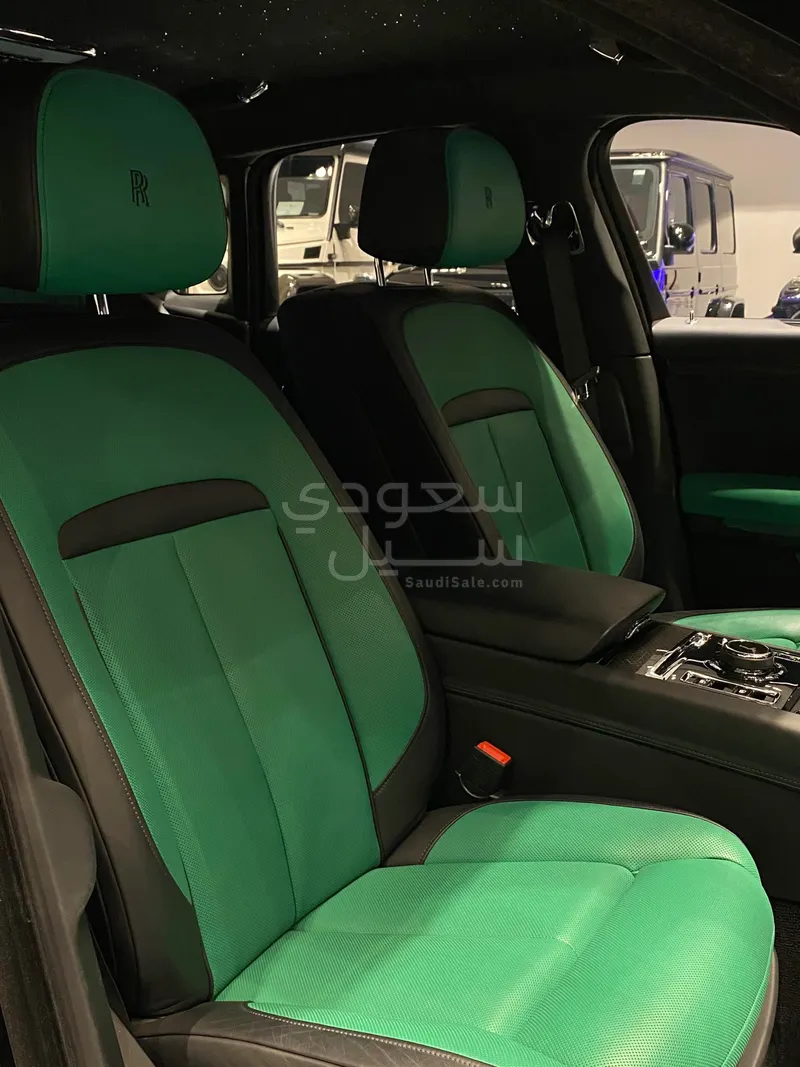 2023 رولز رويس قوست بلاك بادج