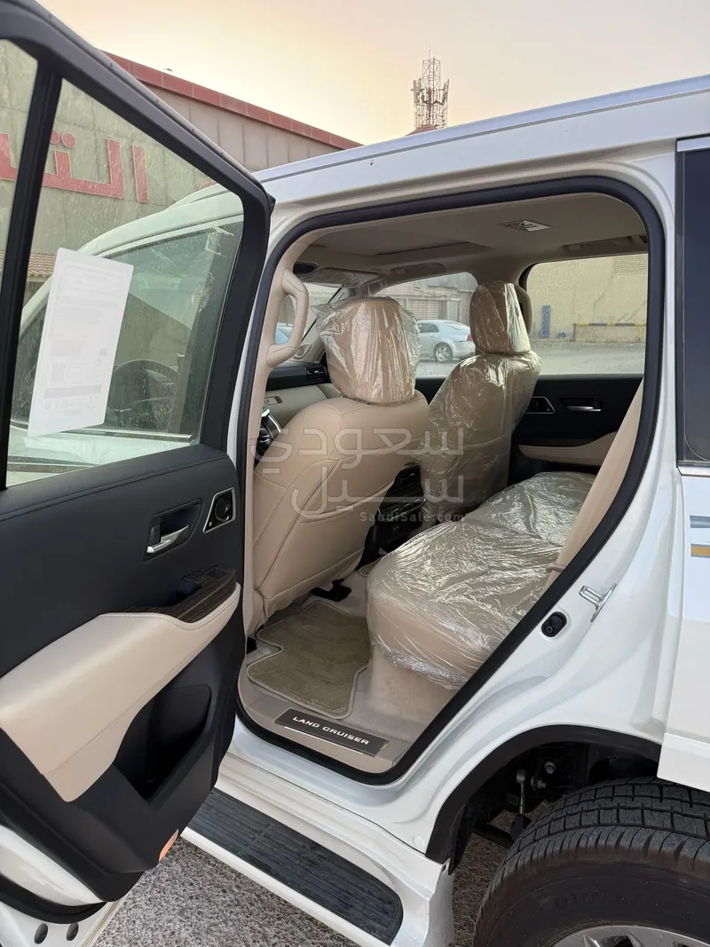 2024 Toyota Land Cruiser VXR