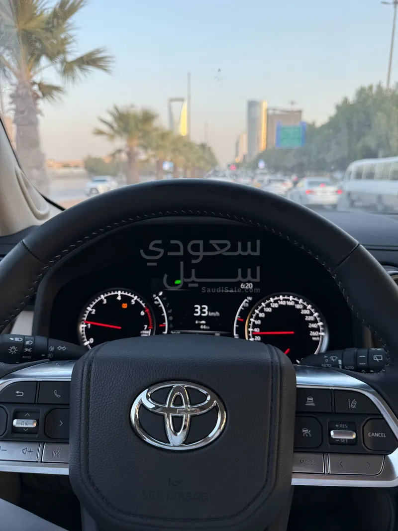 2024 Toyota Land Cruiser VXR