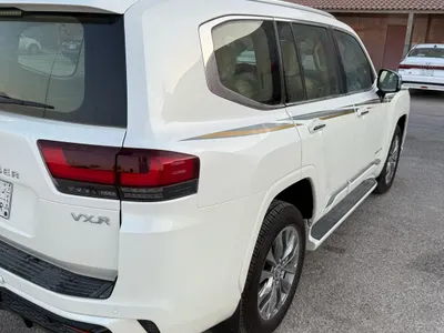 2024 Toyota Land Cruiser VXR