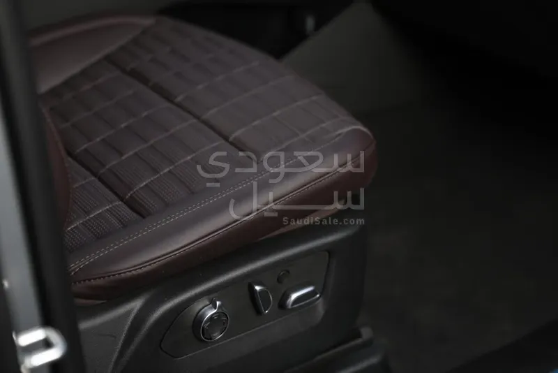 2024 كاديلاك اسكاليد بلاتينيوم