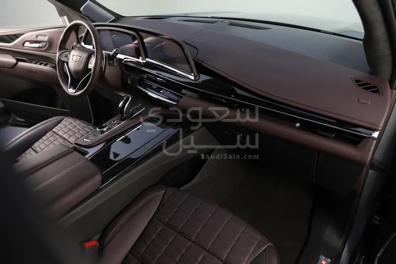 2024 كاديلاك اسكاليد بلاتينيوم