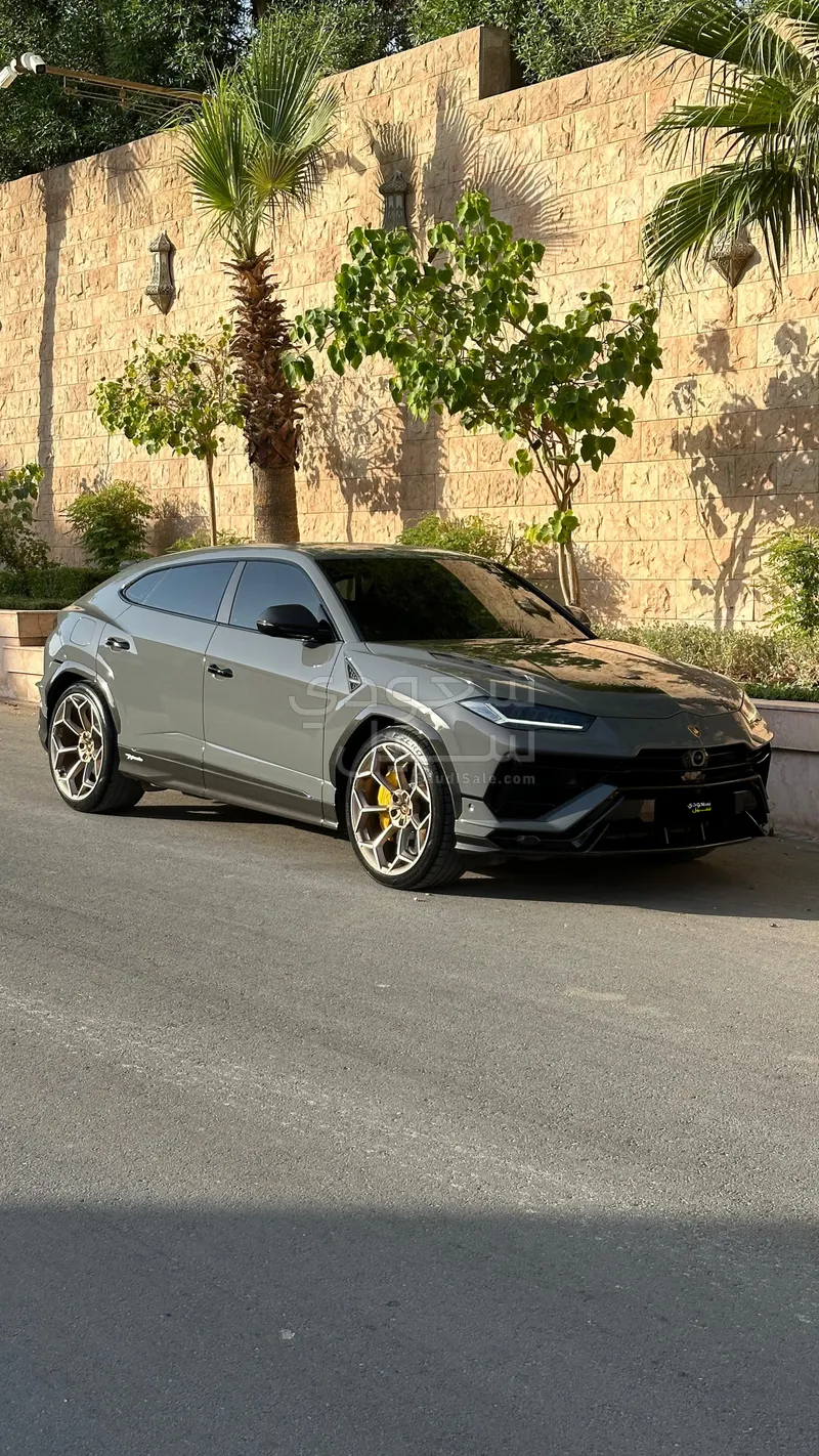 2023 Lamborghini URUS Performante