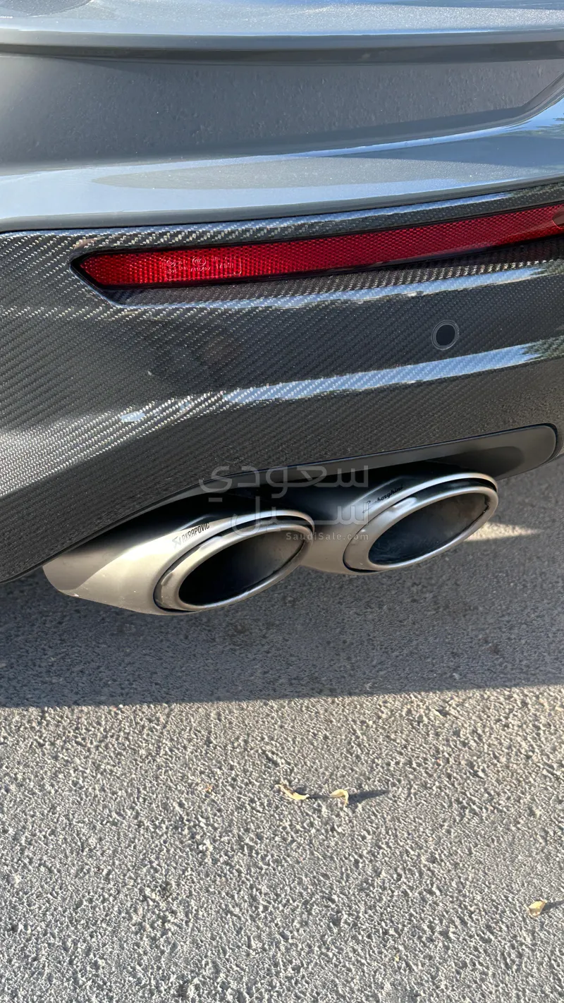2023 Lamborghini URUS Performante