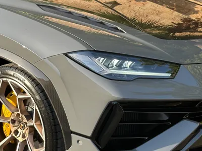 2023 Lamborghini URUS Performante