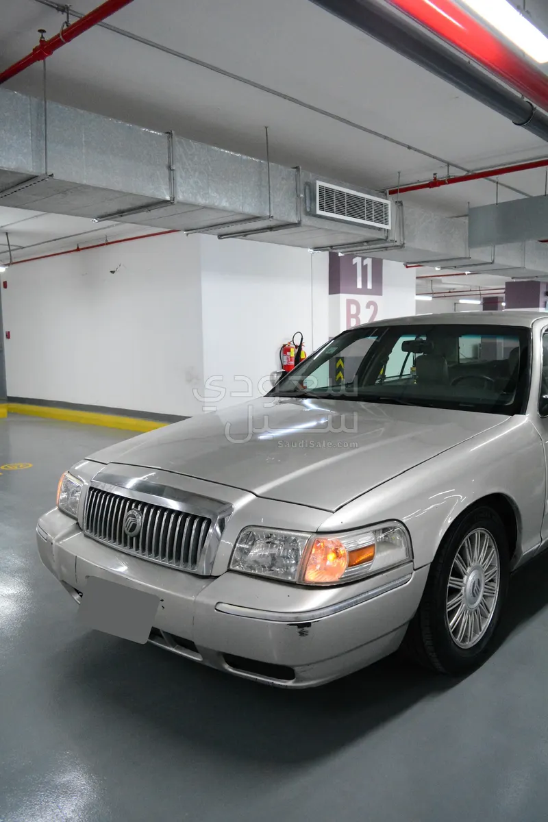 2010 Mercury Grand Marquis