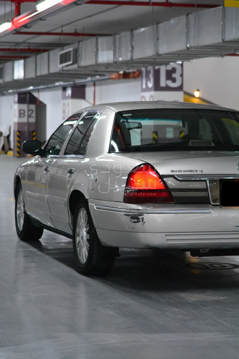 2010 Mercury Grand Marquis