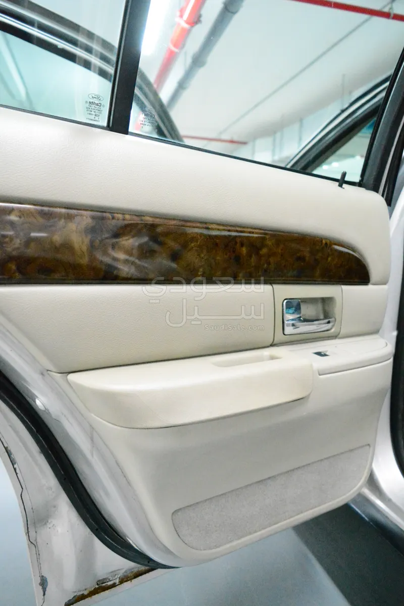 2010 Mercury Grand Marquis