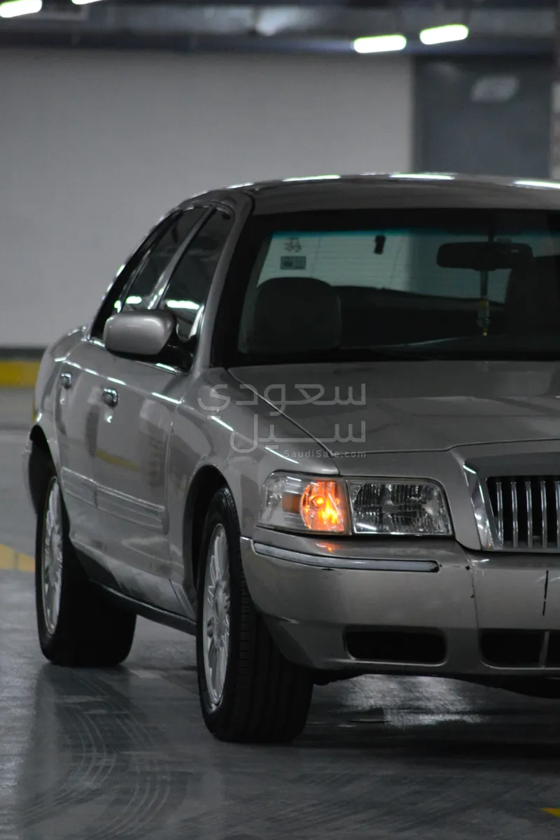 2010 Mercury Grand Marquis