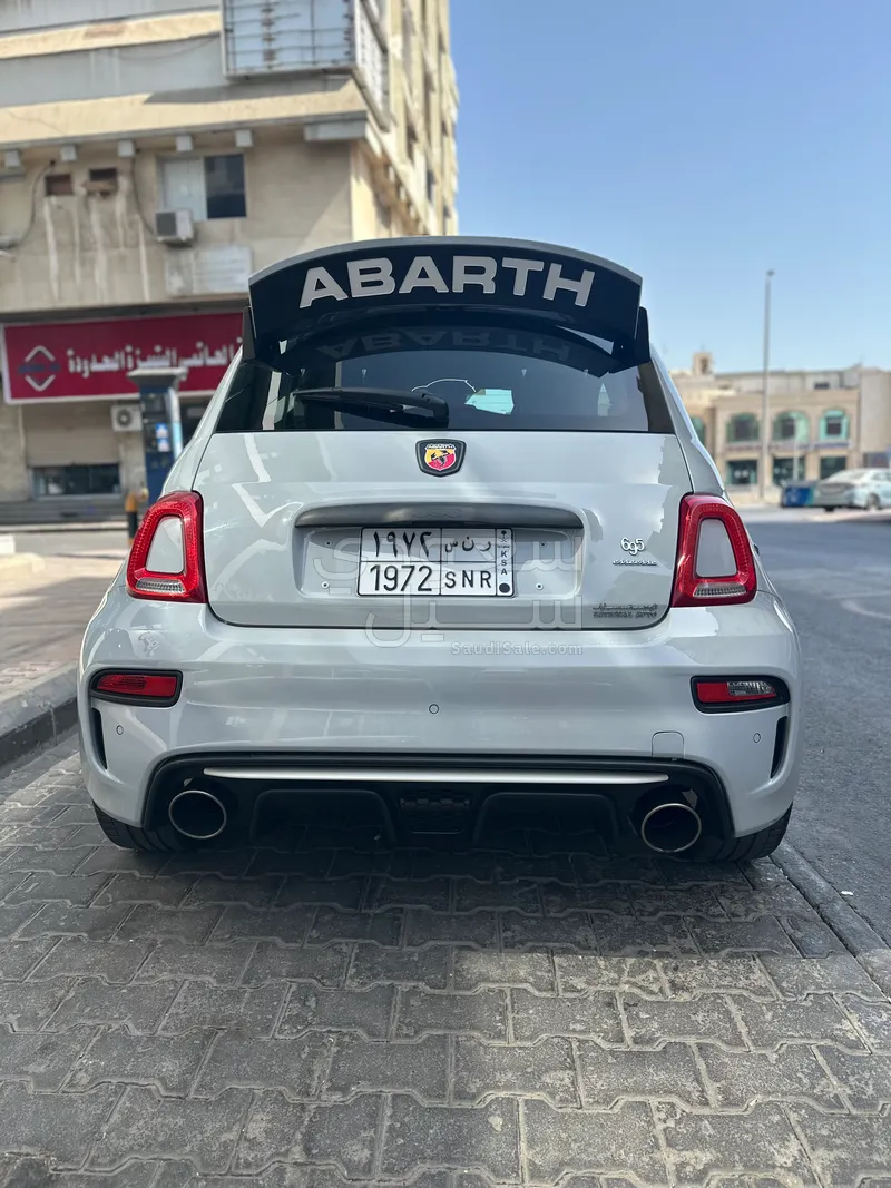 2023 فيات ابارث 595 كومبيتزيون