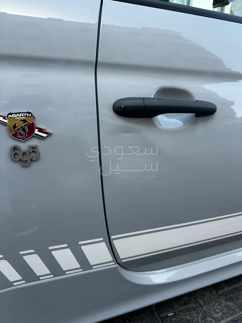 2023 فيات ابارث 595 كومبيتزيون