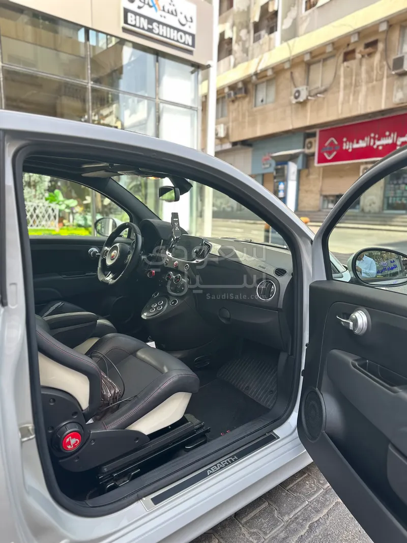 2023 فيات ابارث 595 كومبيتزيون