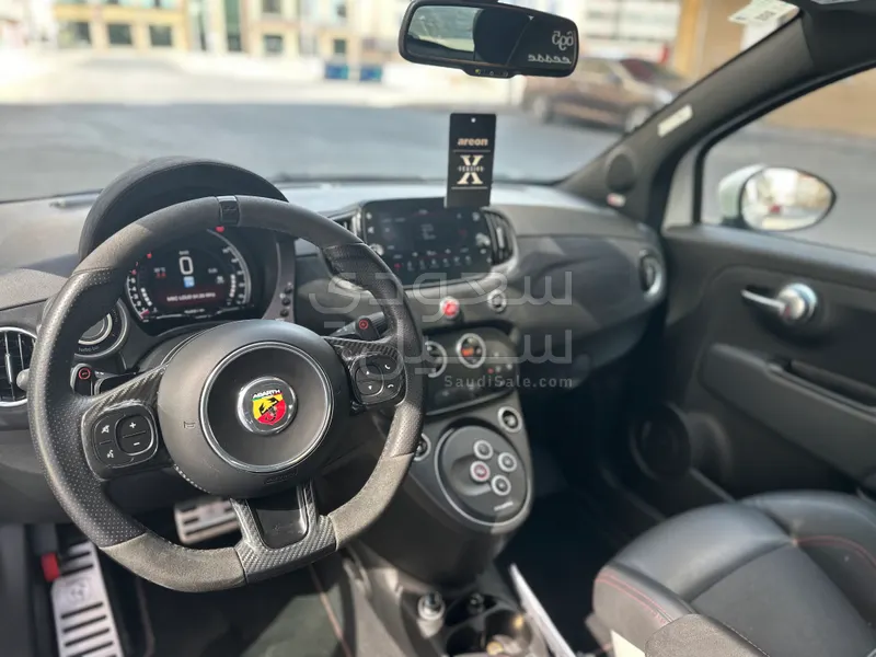 2023 فيات ابارث 595 كومبيتزيون
