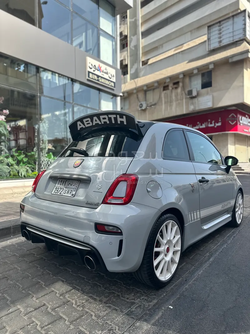 2023 فيات ابارث 595 كومبيتزيون