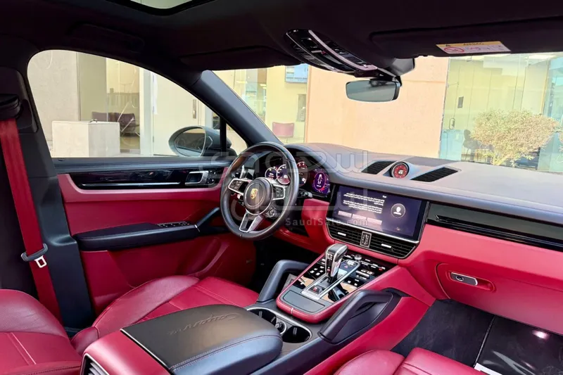 2023 Porsche Cayenne Coupe