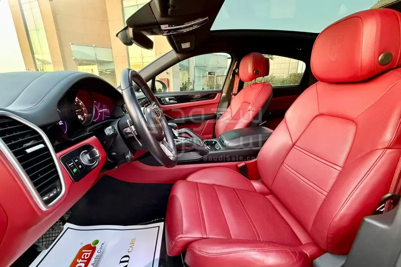 2023 Porsche Cayenne Coupe
