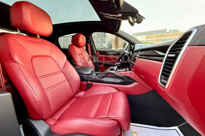 2023 Porsche Cayenne Coupe