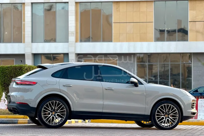 2023 Porsche Cayenne Coupe