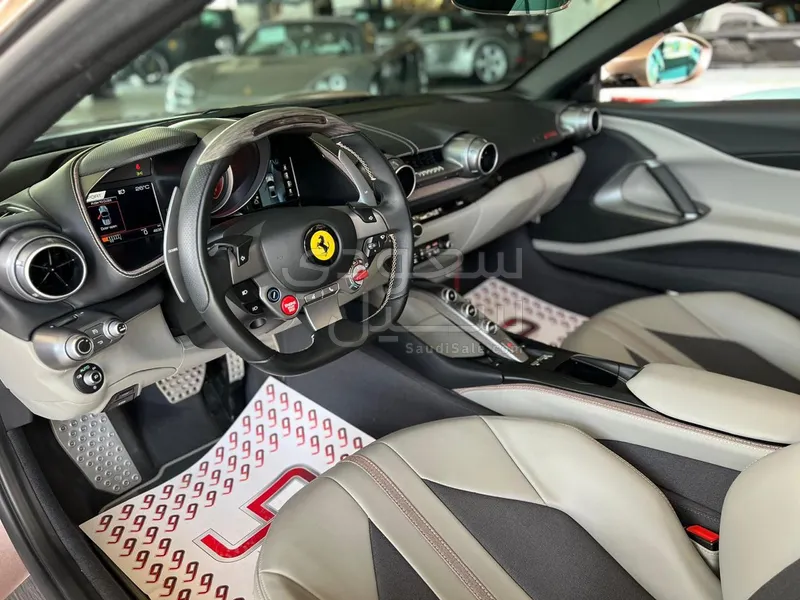 2021 Ferrari 812 GTS