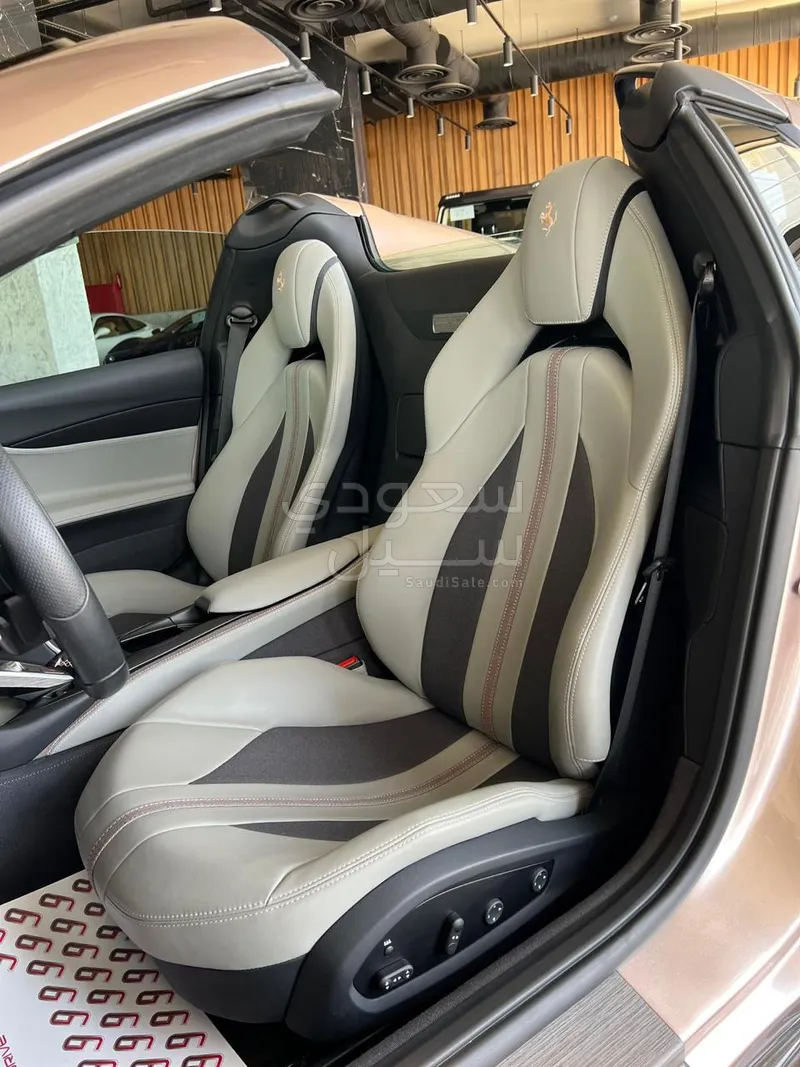 2021 Ferrari 812 GTS