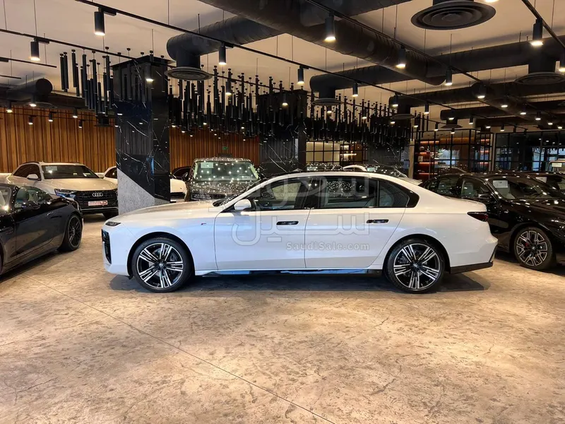 2024 BMW 7 Series 735i