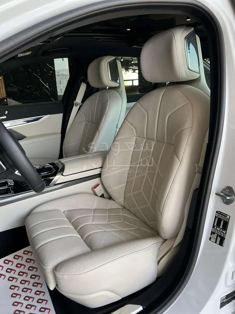 2024 BMW 7 Series 735i