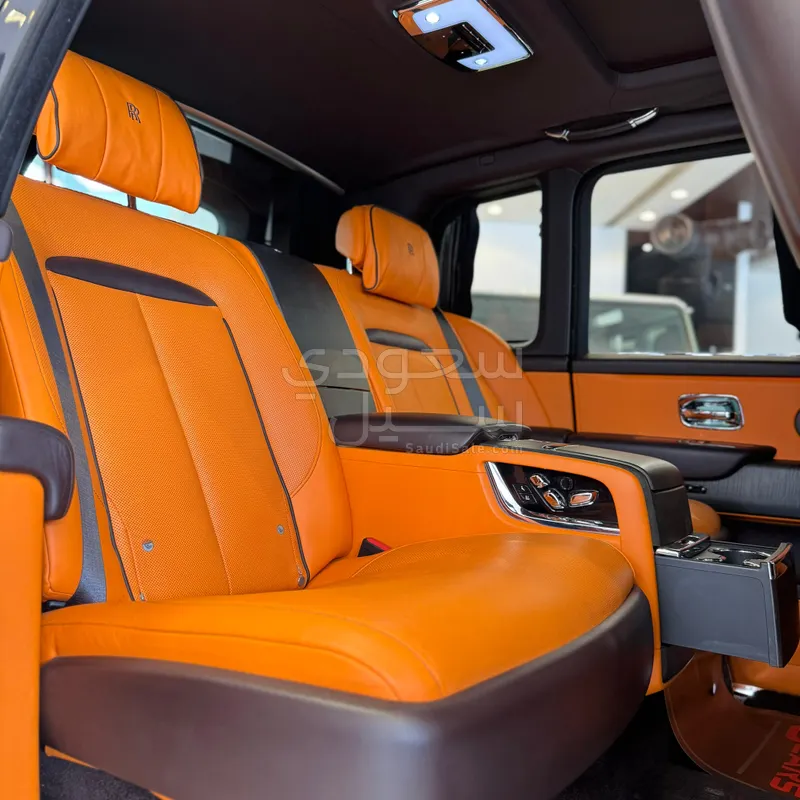 2020 Rolls-Royce Cullinan Silver Badge