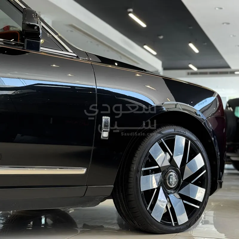 2020 Rolls-Royce Cullinan Silver Badge