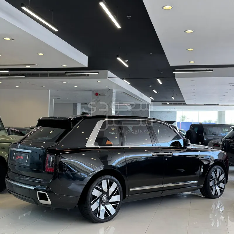 2020 Rolls-Royce Cullinan Silver Badge