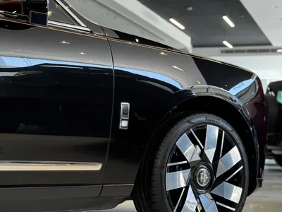2020 Rolls-Royce Cullinan Silver Badge