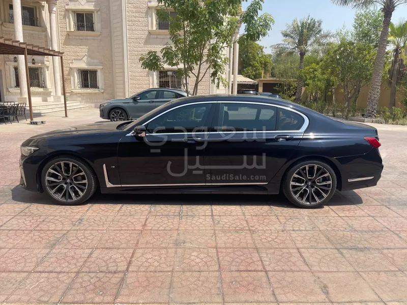 2022 BMW 7 Series 730Li