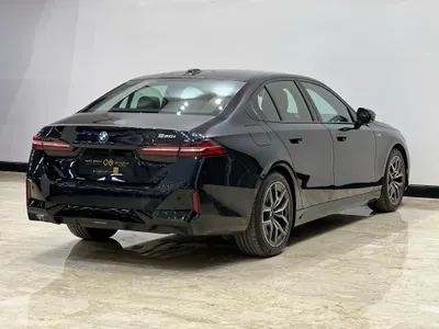 2024 بي ام دبليو الفئة الخامسة 520 أي إم كت